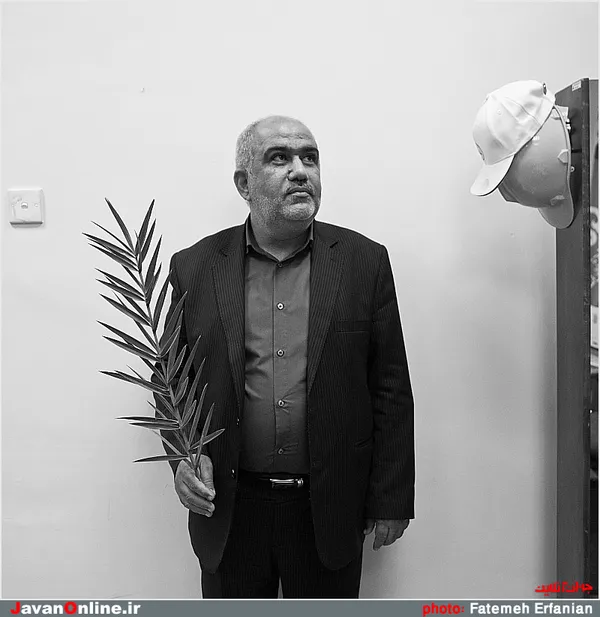 فؤاد فرد &ndash; متولد 1340آبادان &ndash; آزاده جنگ تحميلي &ndash; رئيس روابط عمومي شركت پالايش نفت آبادان &ndash;
او كه در عمليات آزادسازي خرمشهر نيز به عنوان رزمنده حضور داشته به مدت 5سال در اسارت نيروهاي عراقي بوده است و در مدت اسارت پدر و مادر و برادر خود را از دست داده است . اكنون در پالايشگاه آبادان مشغول به كار است . پالايشگاه نفت آبادان كه بزرگترين پالايشگاه ايران است با فاصله اي كمتر از 15 كيلومتر با خرمشهر قرار دارد .
