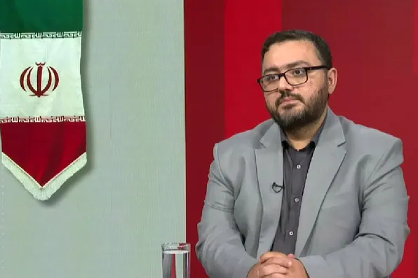 گفتگوی دکتر اخوان مدیرمسئول روزنامه جوان با برنامه تلویزیونی «نبرد هرمز»