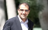 دکتر هاشمی وزیر بهداشت با سفر به خوزستان در گلزار شهدای بهبهان حضور یافت