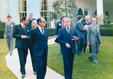 سقوط رژیم پهلوی به دلیل عامل خارجی نبود
