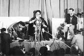 رژیم سلطنتی از اول غیرقانونی بود