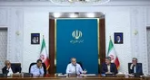 با همراهی مردم در مقابل زورگویی می‌ایستیم و تسلیم نمی‌شویم