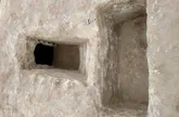 کشف مقبره زیر یک اردوگاه نظامی