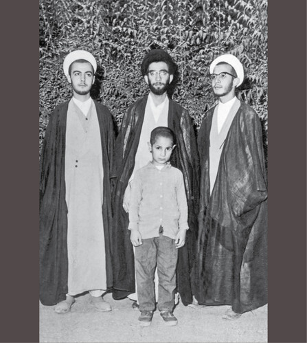 برخی دوستان از ترس ساواک مراوده با مرا ترک گفتند