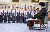 من دیپلمات نیستم، انقلابی‌ام!