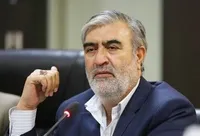 ابراهیم عزیزی: رئیس‌جمهور آمریکا باید نگران امنیت خود باشد
