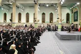 رهبر انقلاب: کتاب‌های درسی بایستی بتواند دانش‌آموز را پرورش بدهد و بار بیاورد