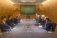 دیدار عراقچی با وزیر خارجه کوبا در دهلی نو