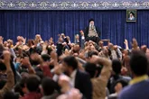 رهبر انقلاب: این که رئیس جمهور آمریکا میگوید ما آماده هستیم با ایران مذاکره کنیم، فریب افکار عمومی دنیاست