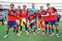لاروخا شایسته قهرمانی 