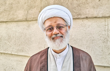 مرحوم شبیری مورد قبول همه بود و اختلافات را رفع می‌کرد