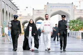 پرچمداری «فرشته‌های میناب» از حرم رضوی