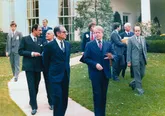 سقوط رژیم پهلوی به دلیل عامل خارجی نبود