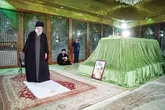 حضور رهبر معظم انقلاب در حرم مطهر امام راحل