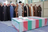اقامه نماز رهبر انقلاب بر پیکر دو قاضی شهید