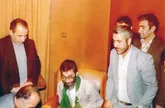 مردم به روحانیان و مبارزان علیه شاه به شدت مهر می‌ورزیدند