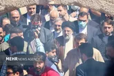مسئولان بدانند هر چه داریم از شهدا است