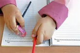 نوشتن مشق جلوی تلویزیون ممنوع