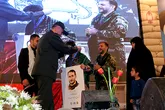 اهدای مدال طلای جهان به خانواده شهید مدافع حرم