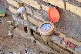 بیش از ۲۰۰ فقره انشعابات آب روستای رازی استانداردسازی شد