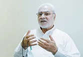 قابل اعتماد نبودن قدرت‌ها
درس نهضت ملی بود