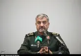 فرمانده کل سپاه از ابراهیم حاتمی‌کیا قدردانی کرد