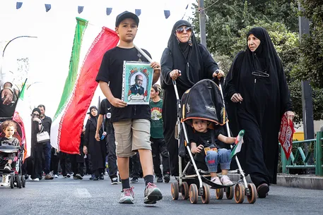 پیاده روی جاماندگان اربعین حسینی در تهران - ۱
